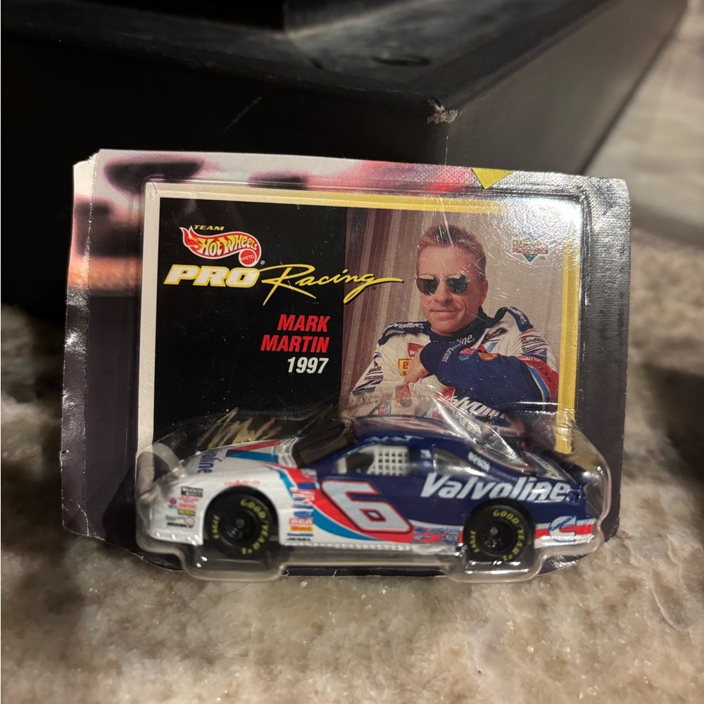 Hot Wheels Pro Racing Die-Cast Car - White and Blue Mark Martin 1997